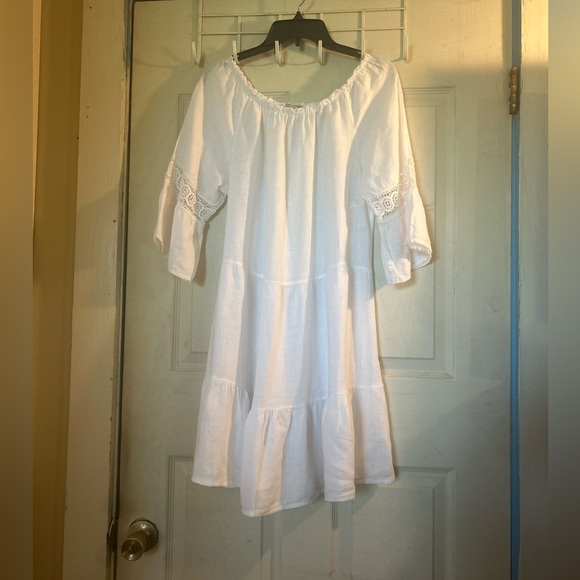 Terzo Millennio Dresses & Skirts - White Long Sleeve Peasant Dress - Women